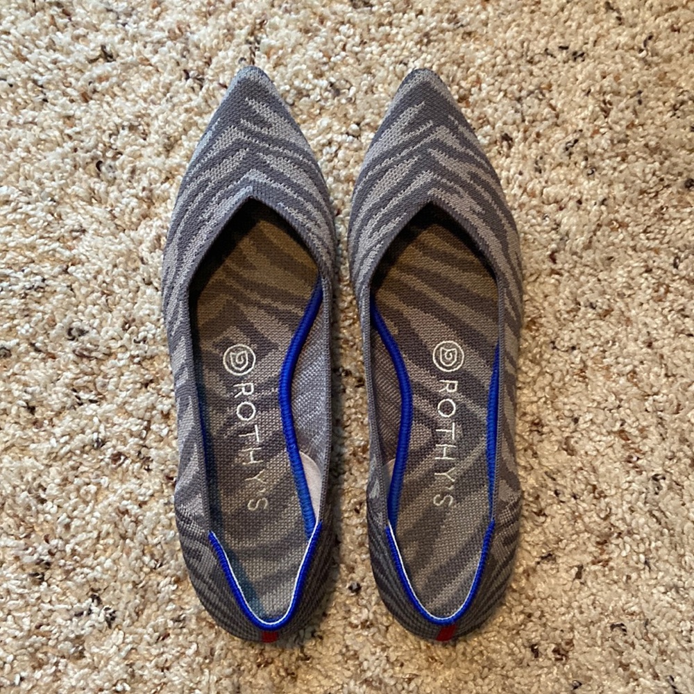 Rothy’s pointed toe grey on grey zebra print flat size 8